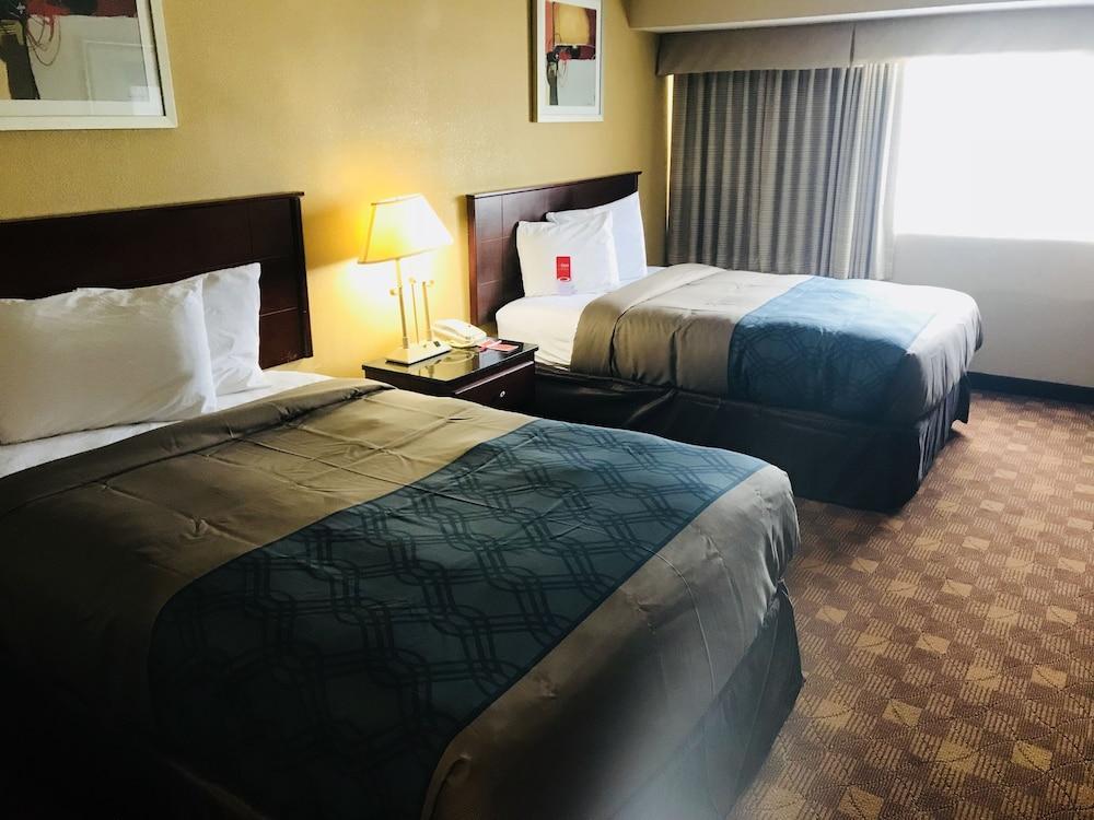 Rodeway Inn Sandston Eksteriør billede